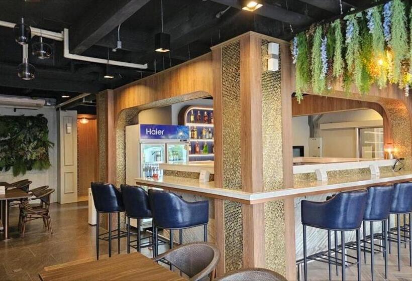 Montree Phuket Hotel, Sha Extra Plus