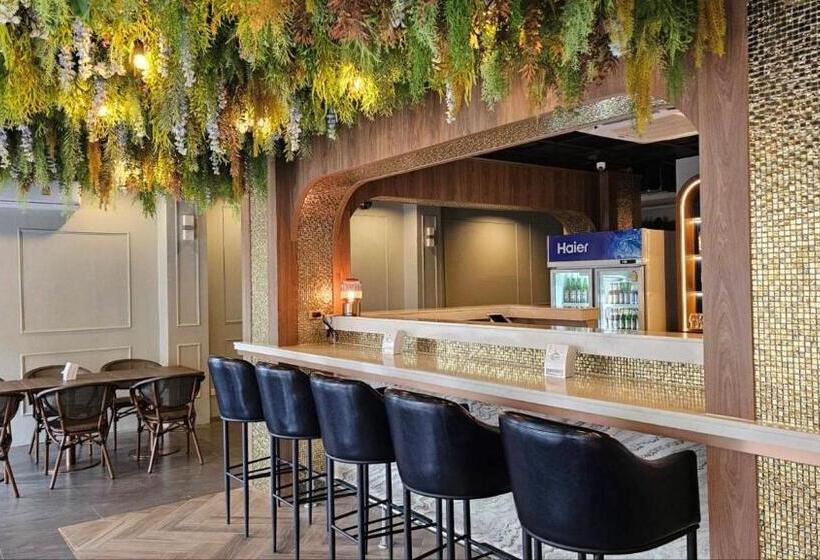 Montree Phuket Hotel, Sha Extra Plus