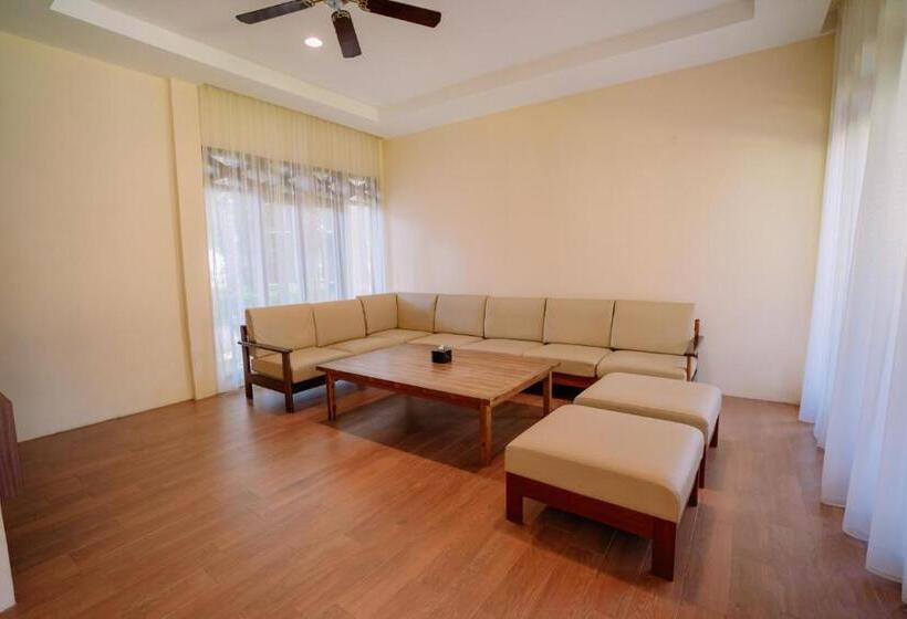 فندق Mutiara Carita Cottages