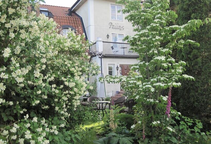 בית מלון כפרי Nya Pallas