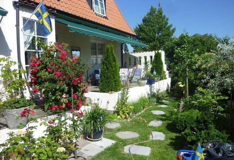 בית מלון כפרי Nya Pallas