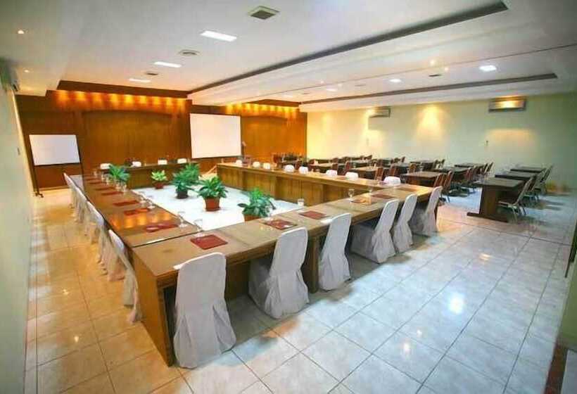 Отель Pondok Serrata Convention, Boutique & Tourist