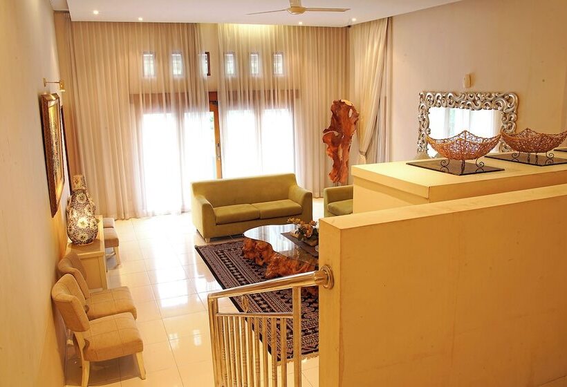 호텔 Resort Prima Sangkanhurip