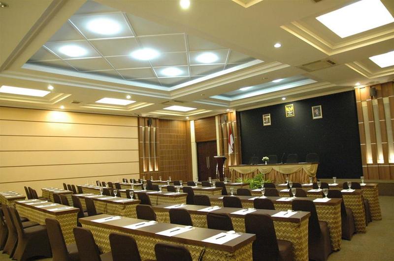 ホテル Riyadi Palace