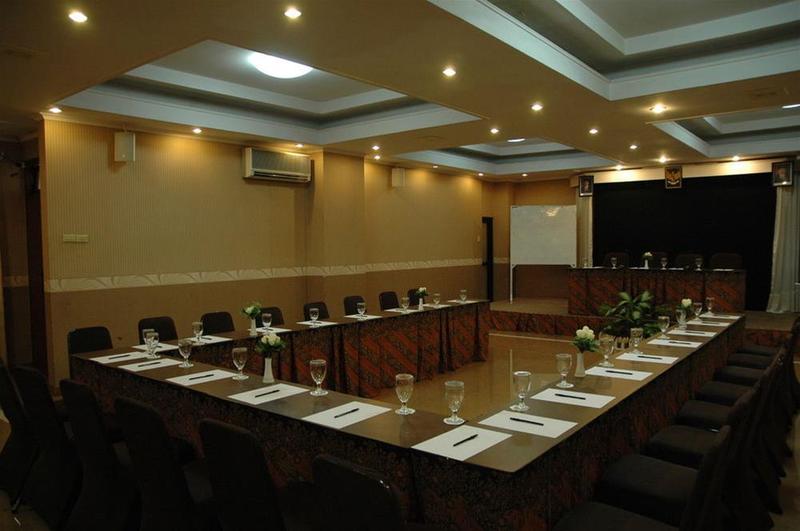 ホテル Riyadi Palace