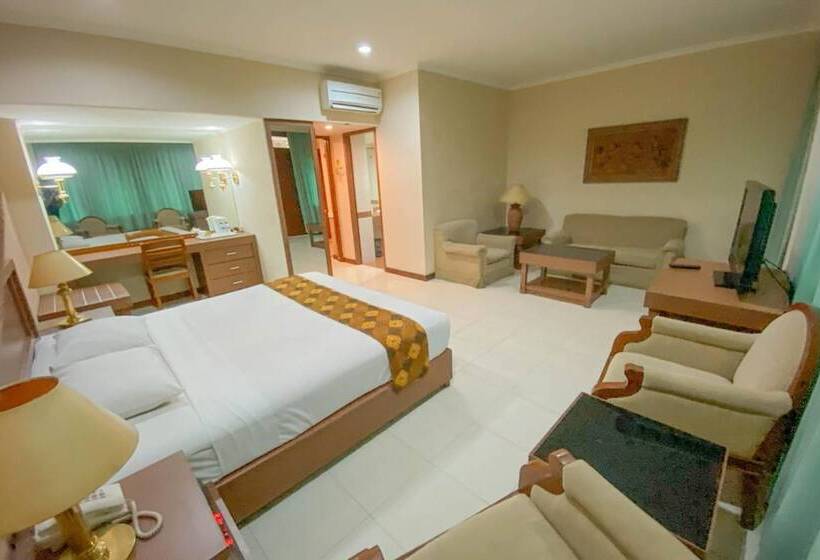 ホテル Riyadi Palace