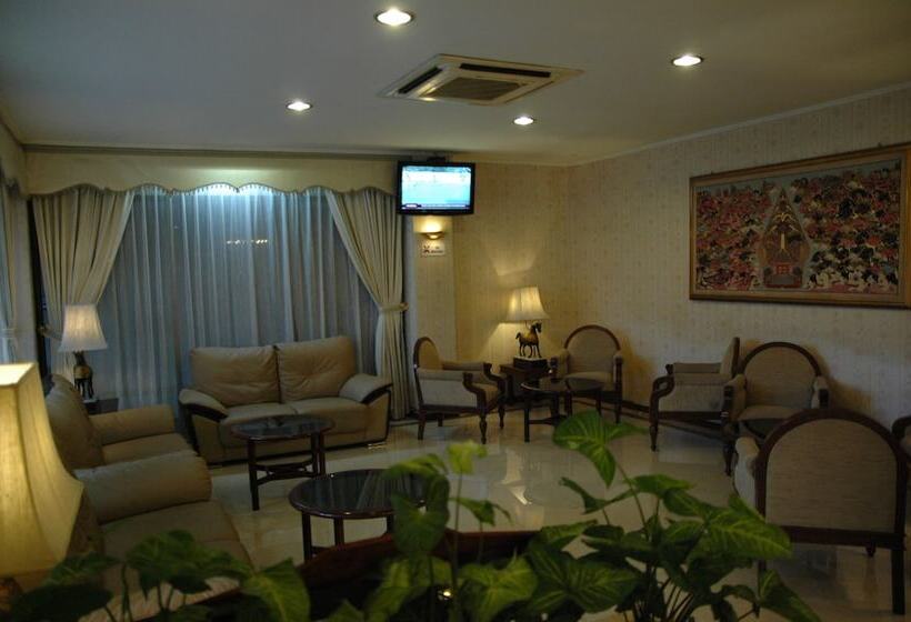 ホテル Riyadi Palace