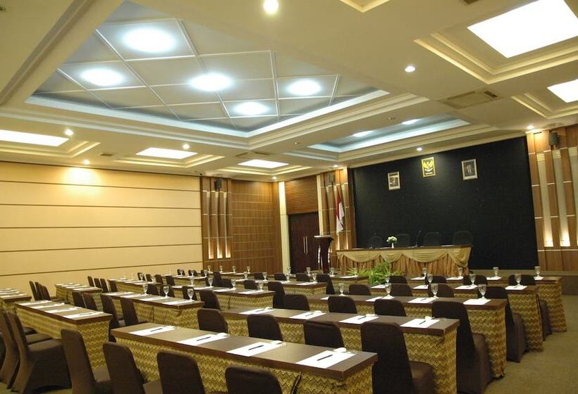 ホテル Riyadi Palace