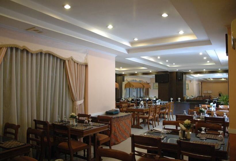 ホテル Riyadi Palace