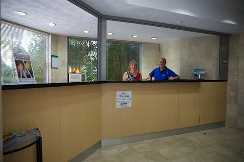 هتل Surfers Mayfair Apartments