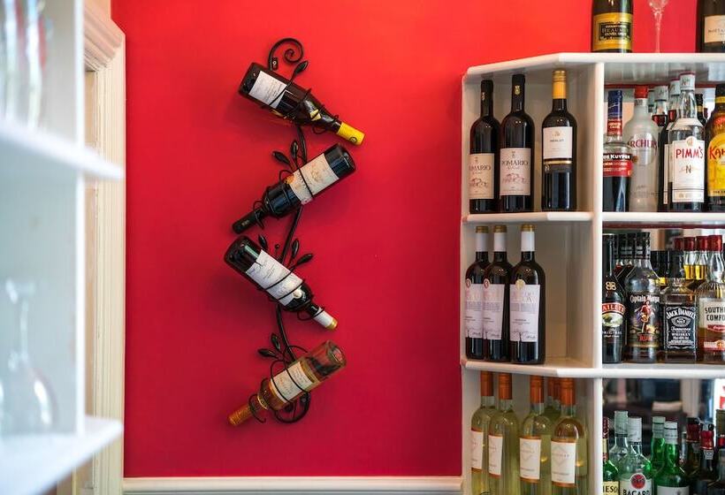 ホテル The Ayrlington Guesthouse