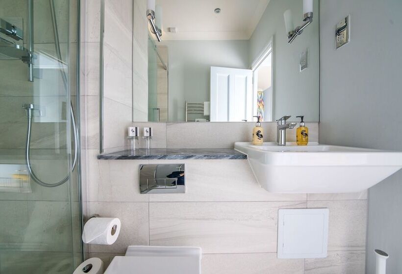 ホテル The Ayrlington Guesthouse