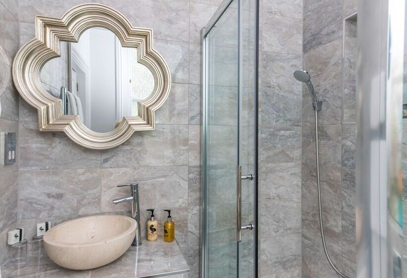 ホテル The Ayrlington Guesthouse