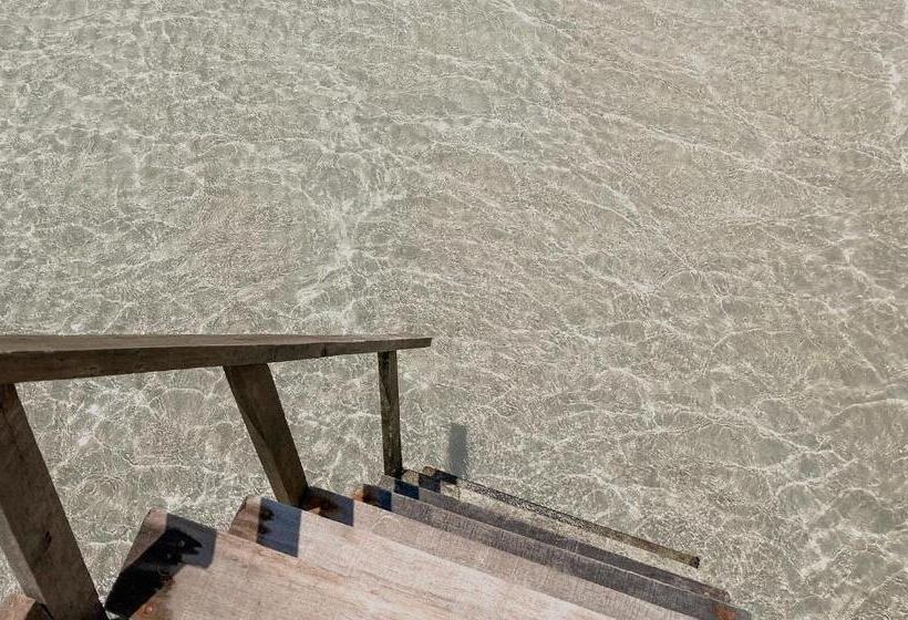 فندق The Beach Natural Resort Koh Kood