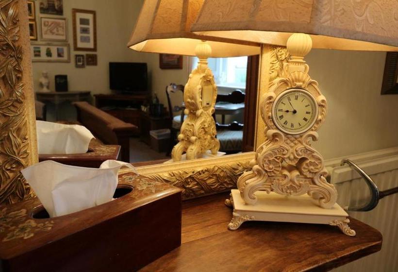 בית מלון כפרי The Hillcroft Boutique, Unique