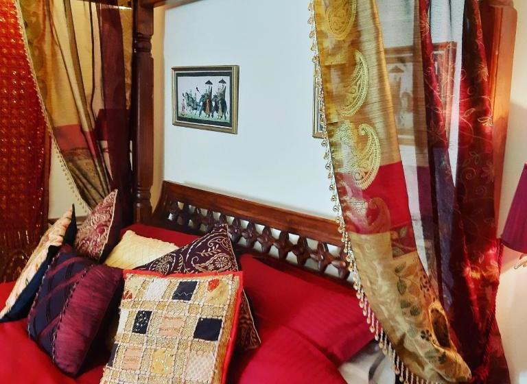 בית מלון כפרי The Hillcroft Boutique, Unique