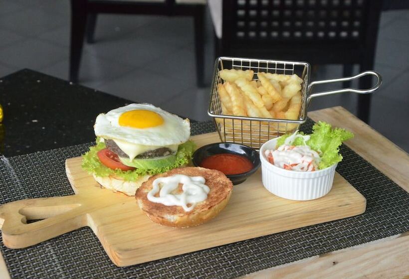 هتل The Royale Krakatau