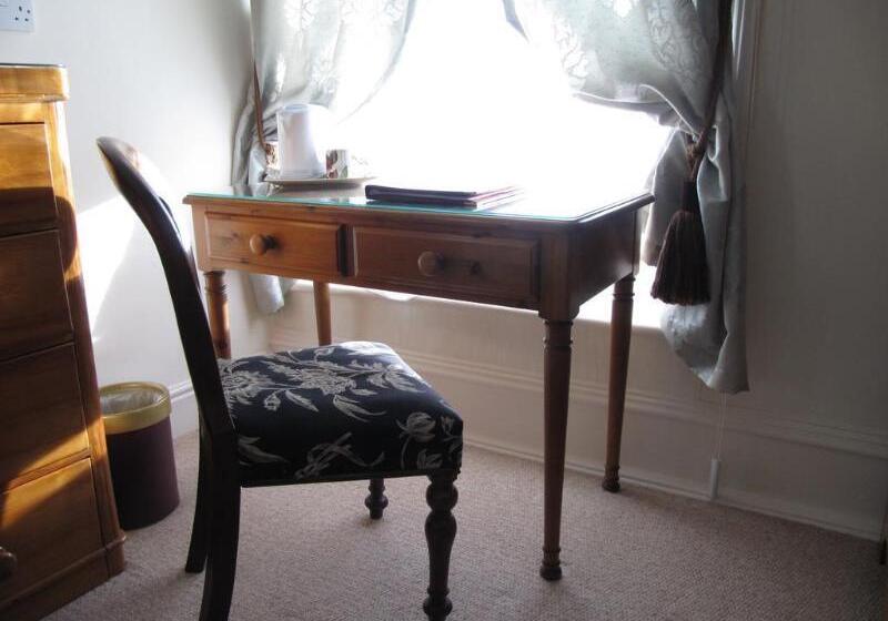 בית מלון כפרי The Shirley