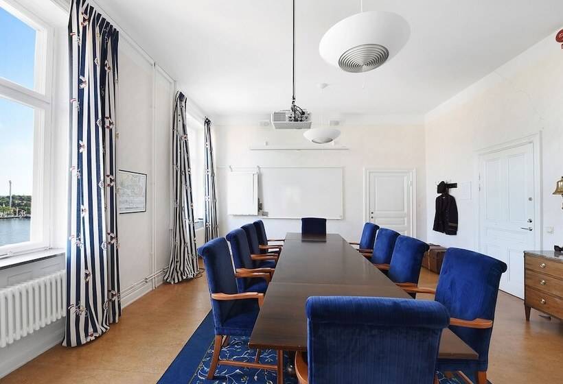 דירת נופש Ersta Hotell & Konferens