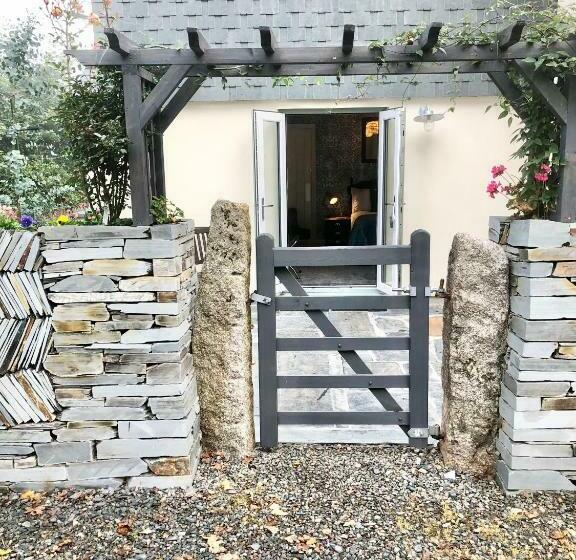 צימר The Sapling