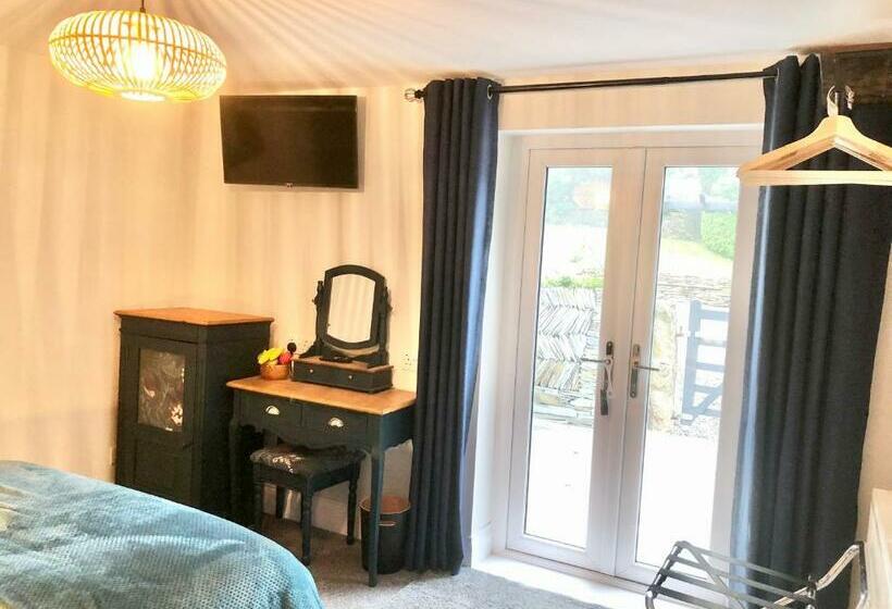 צימר The Sapling