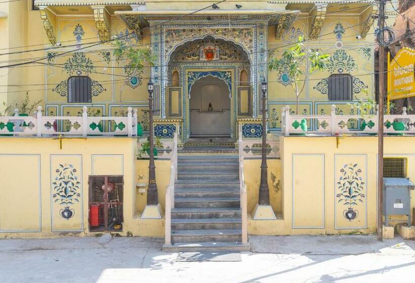 Отель Bloom Boutique  Chelon Haveli