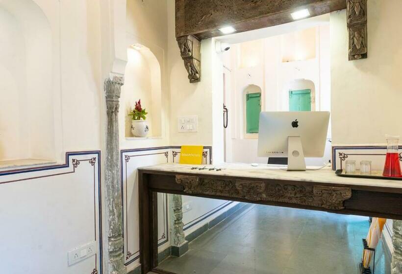 Отель Bloom Boutique  Chelon Haveli