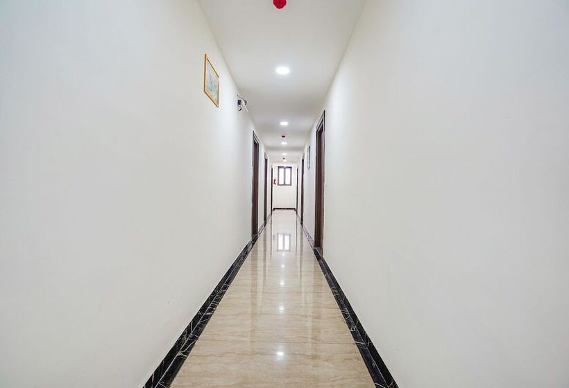 Fabhotel Golden Grand