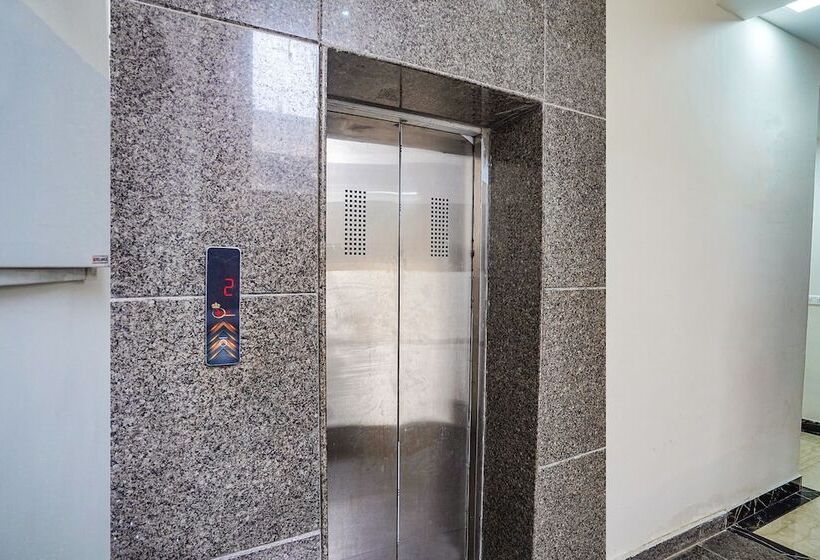 Fabhotel Golden Grand