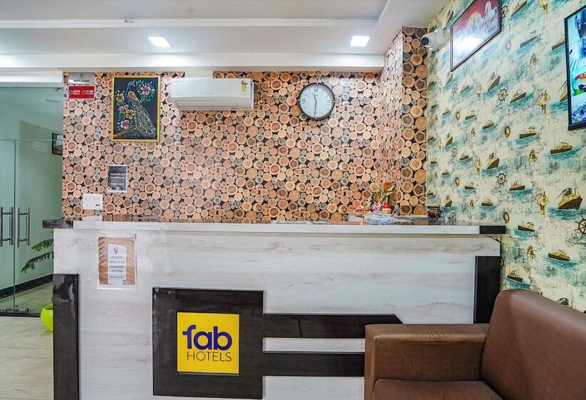 Fabhotel Golden Grand