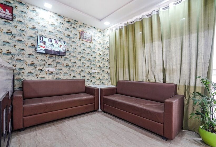 Fabhotel Golden Grand