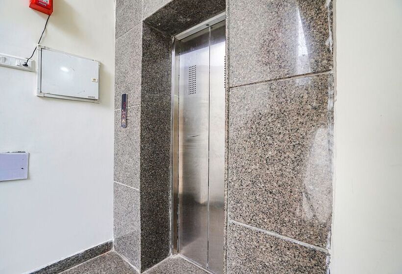 Fabhotel Golden Grand