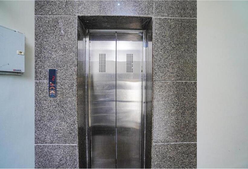 Fabhotel Golden Grand