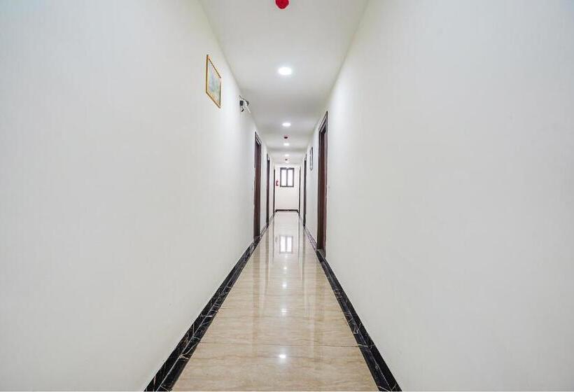 Fabhotel Golden Grand