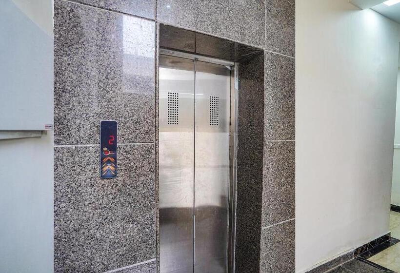 Fabhotel Golden Grand