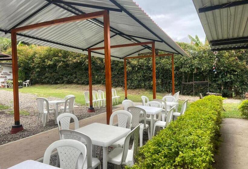 Отель Criadero Las Tres Marías Hospedaje Rural Mi Refugio