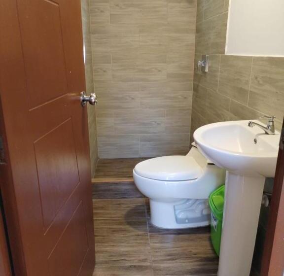 ホテル Eden Lodge