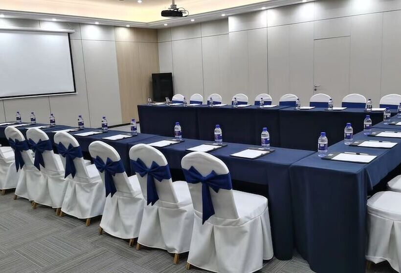 Holiday Inn Express Chengdu Tianfu Square, An Ihg Hotel   Chunxi Road And Taikoo Li