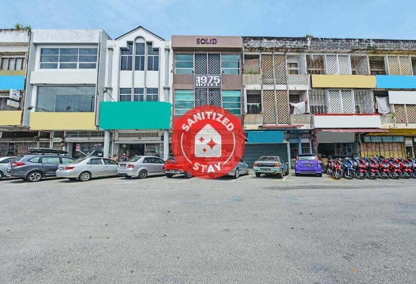 فندق Oyo 90662 The 1975