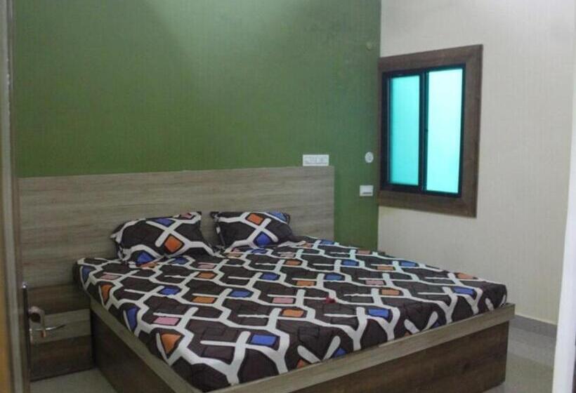 Spot On Hotel Imperial Crown