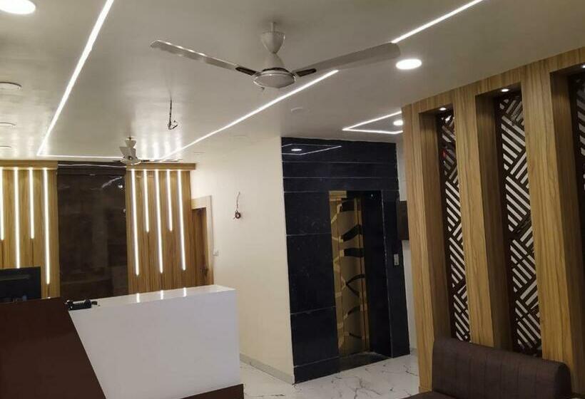 酒店 Supreme By Wb Inn