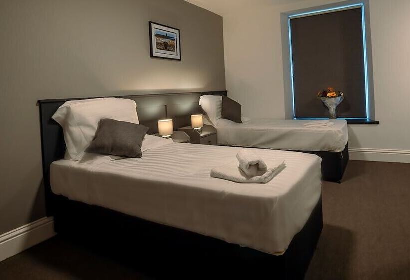 هتل The Friendship