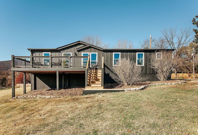 モーテル Basecamp151