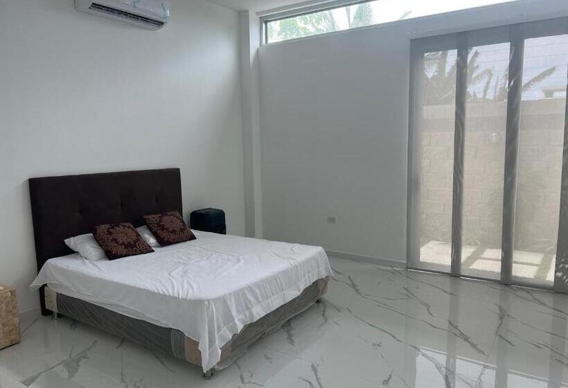 פנסיון Mansion Aura Del Mar