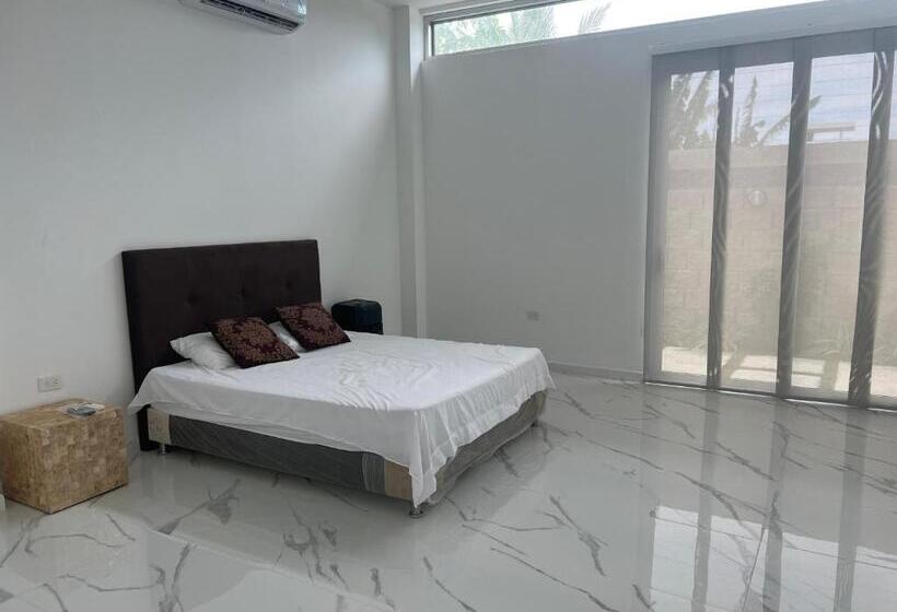 פנסיון Mansion Aura Del Mar