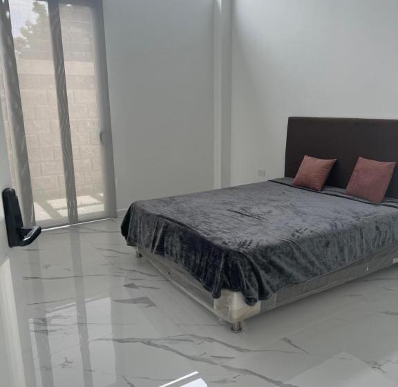 פנסיון Mansion Aura Del Mar