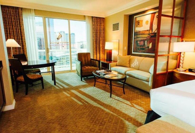 Stunning Balcony Strip View Mgm Signature  Free Valet