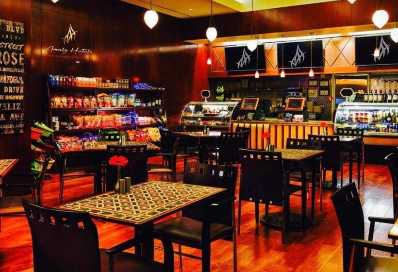 Stunning Balcony Strip View Mgm Signature  Free Valet