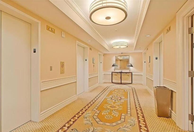 Stunning Balcony Strip View Mgm Signature  Free Valet