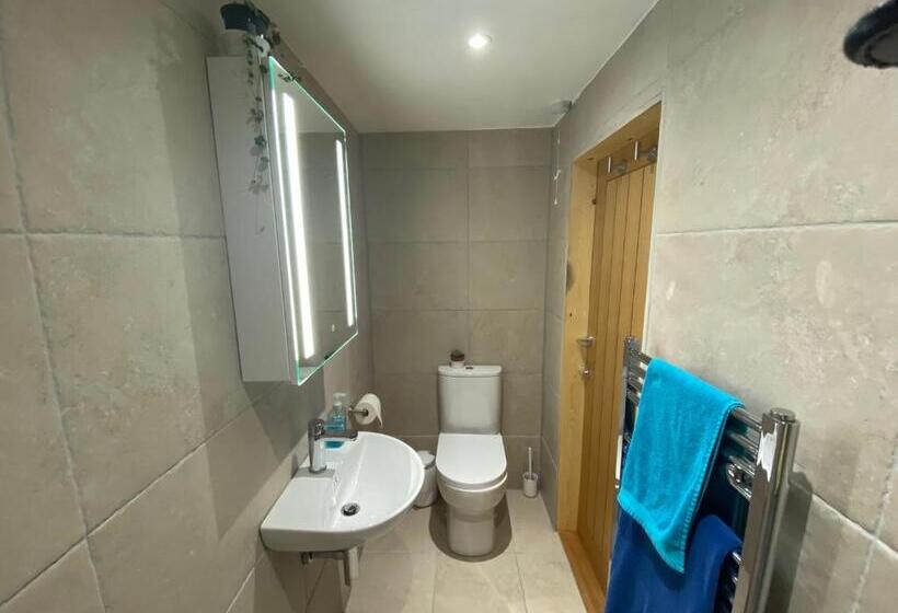 Agapanthus Bed & Breakfast   Fraddam